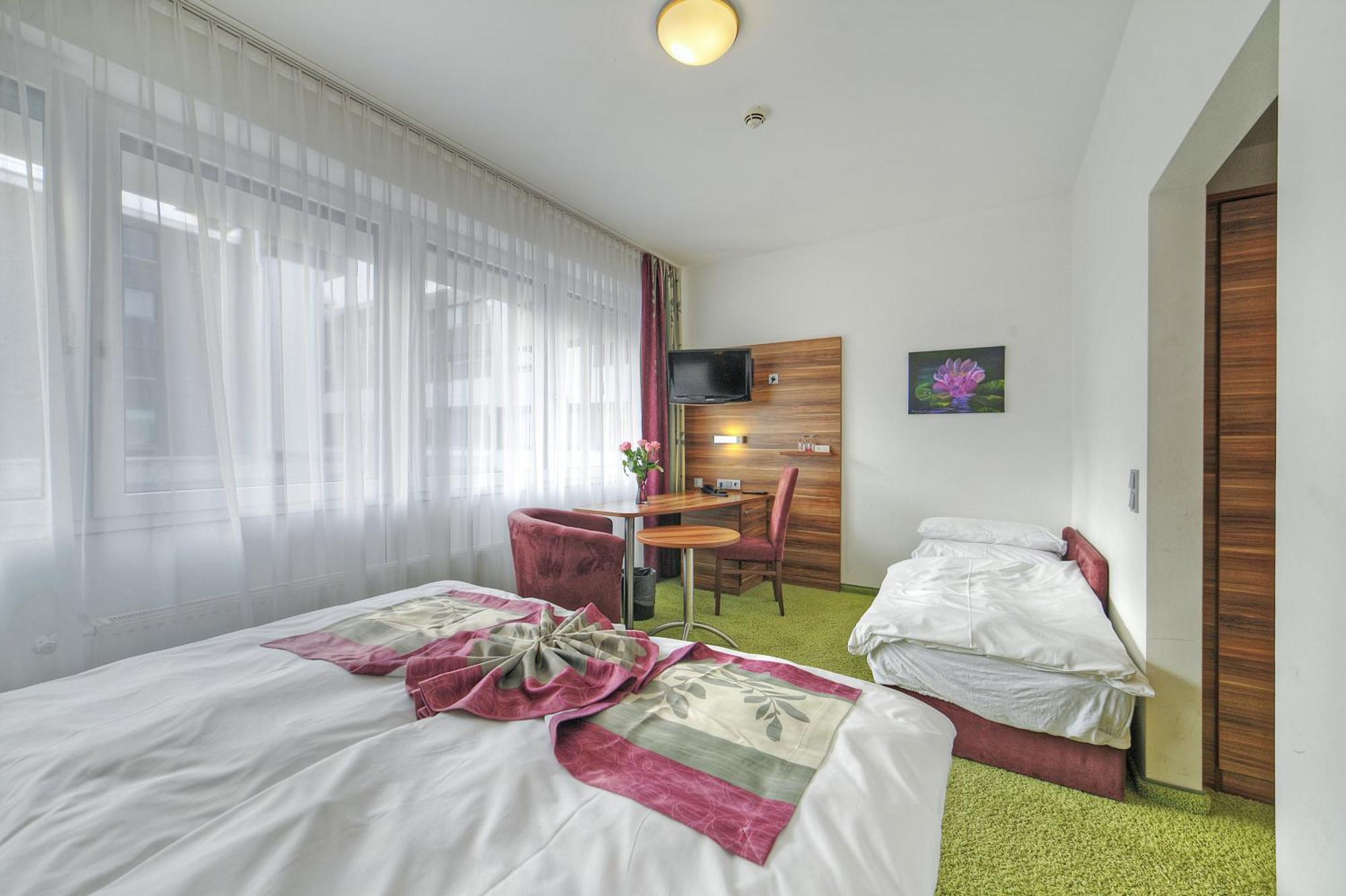 Hotel Da Vinci Gröbenzell Rom bilde