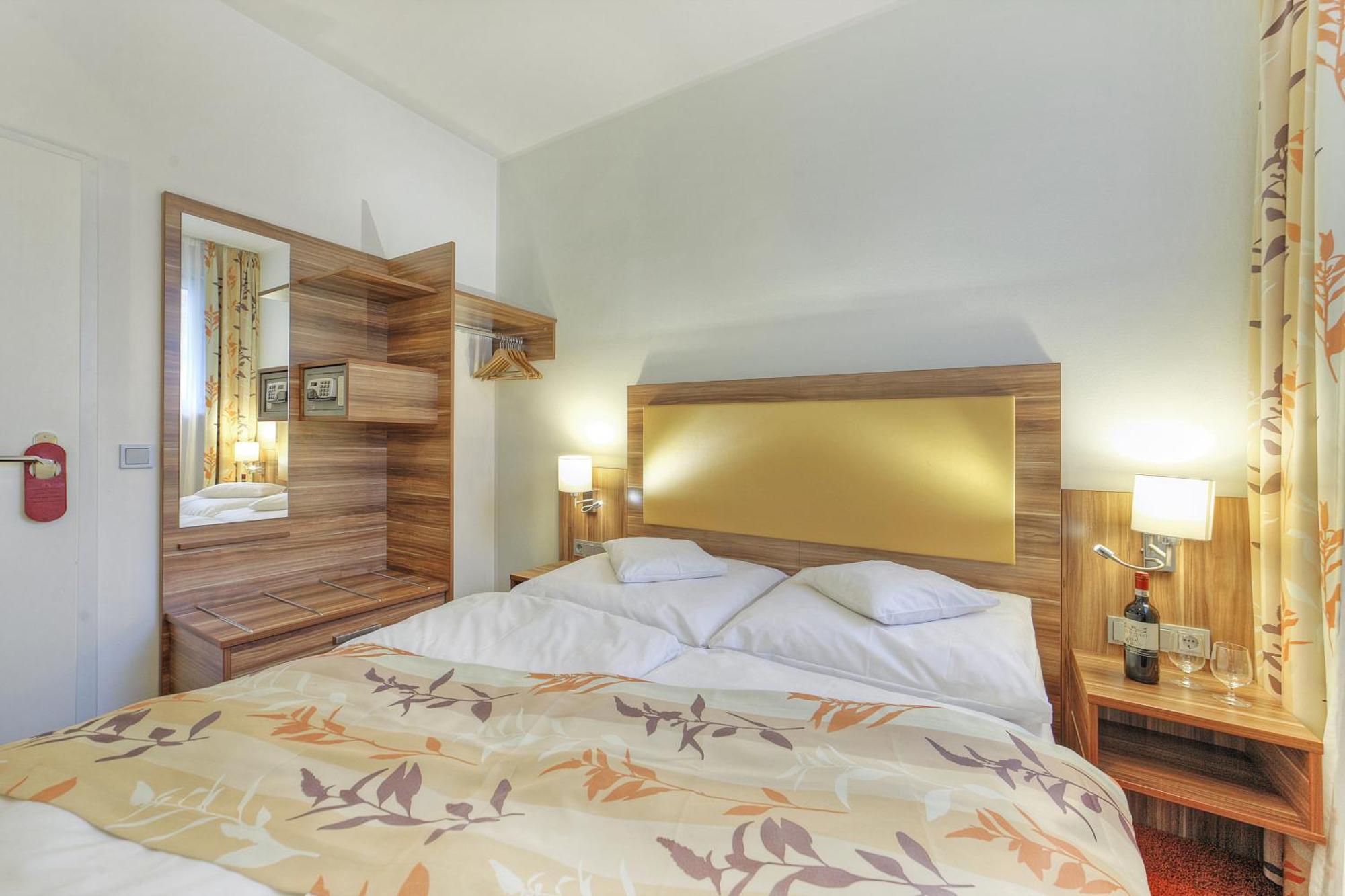 Hotel Da Vinci Gröbenzell Rom bilde